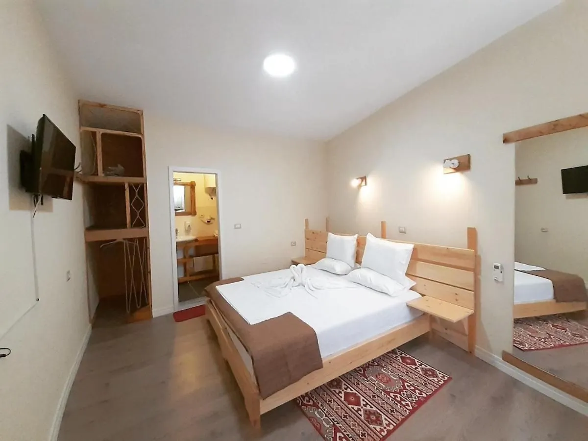 At Pikotiko'S - Korca City Rooms For Rent