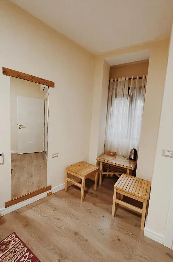 At Pikotiko'S - Korca City Rooms For Rent 0*, Korce Albanië