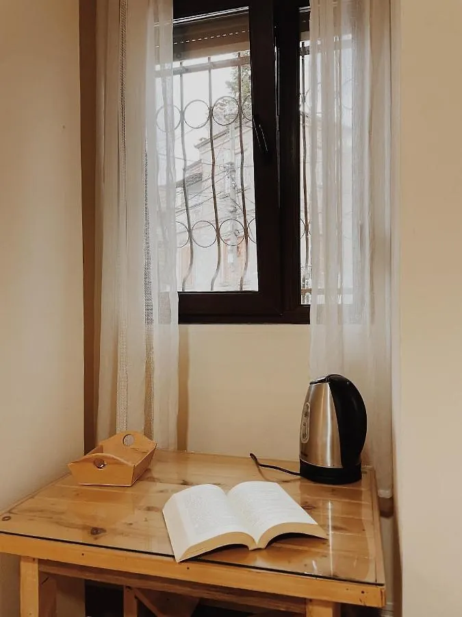 At Pikotiko'S - Korca City Rooms For Rent 0*, Korce Albanië