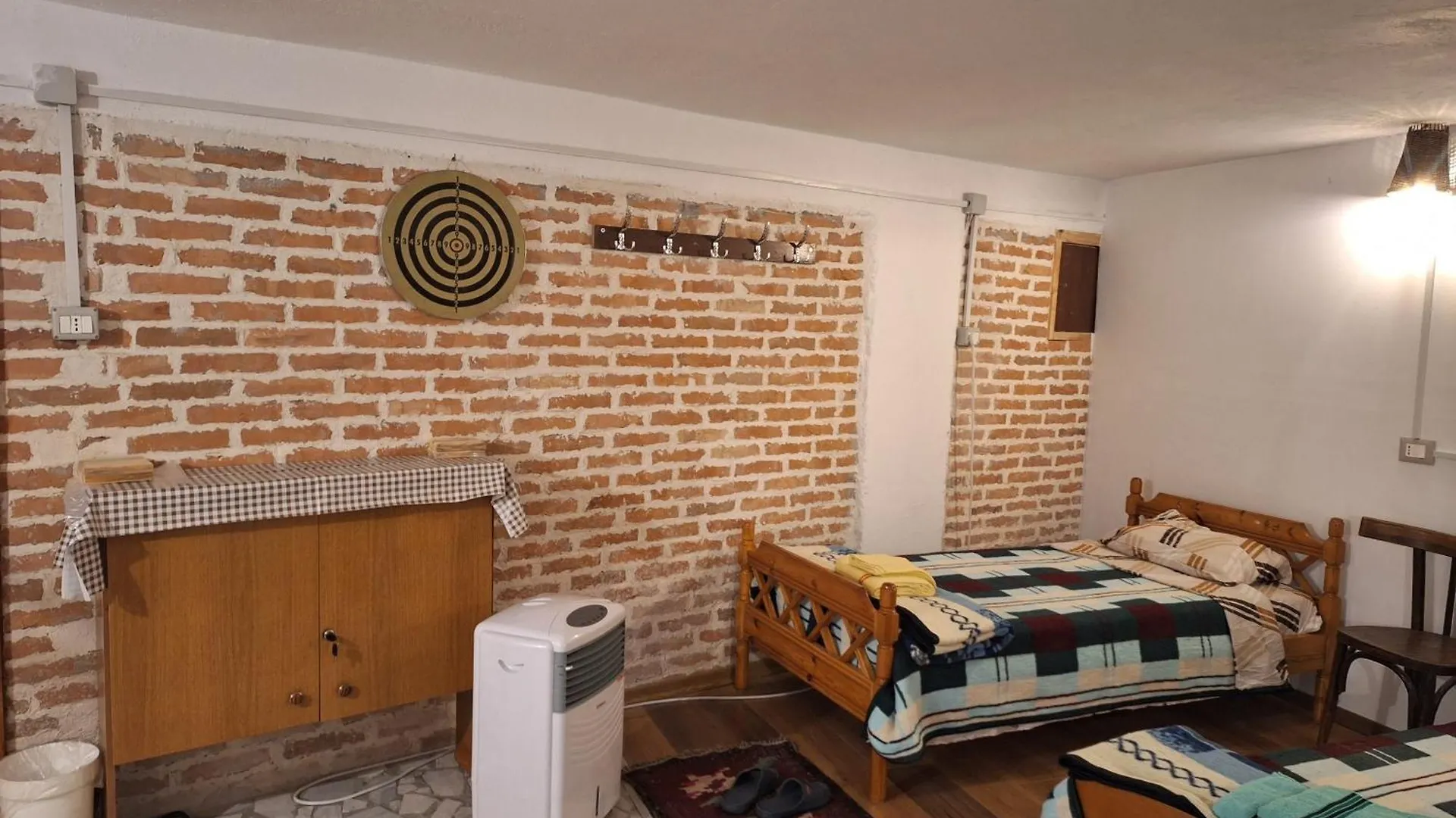 At Pikotiko'S - Korca City Rooms For Rent 0*, Korce Albanië