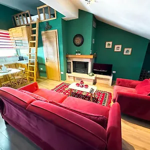  Appartement Cozy Elegance Above